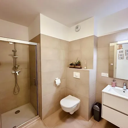 Avec Séparée Calme Et Proche Apartamento